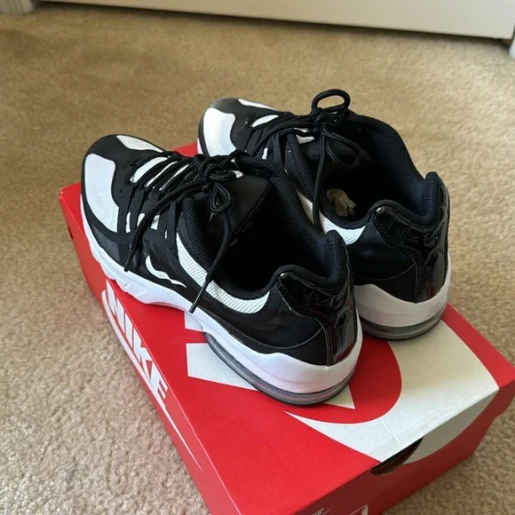 Nike air max. Like new. - Picture 3 of 4